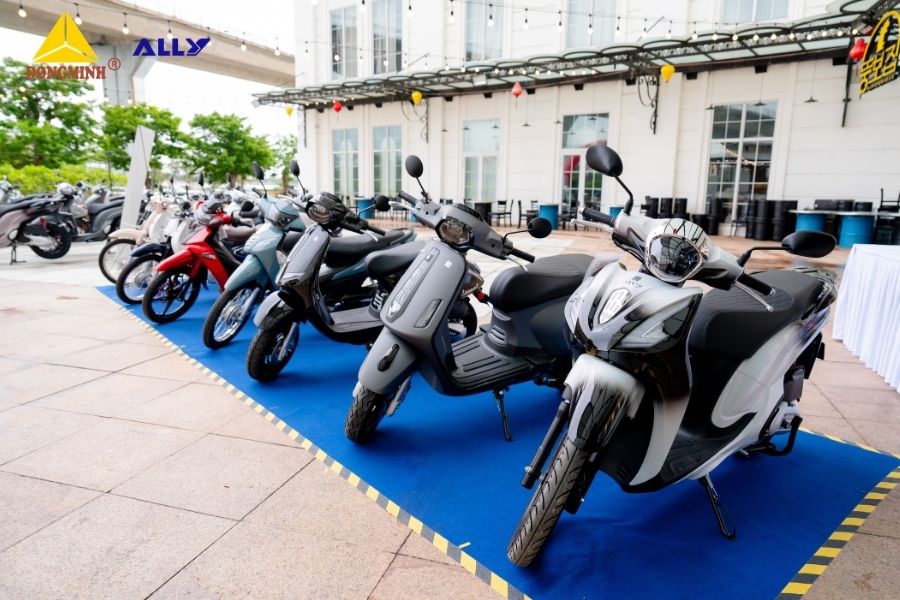 Đâu Là Những Dòng Xe Máy Xăng Không Cần Bằng Lái?