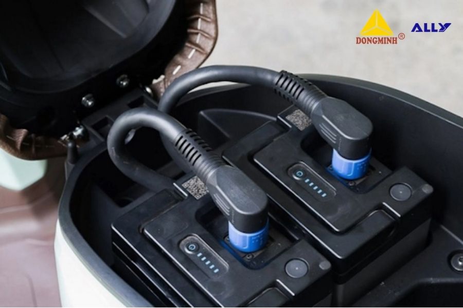 Hướng Dẫn Vệ Sinh Xe Máy Điện Tại Nhà An Toàn