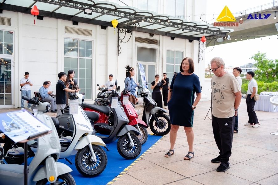 Xe Điện Cho Người Lớn Tuổi: Lưu Ý Khi Chọn Xe