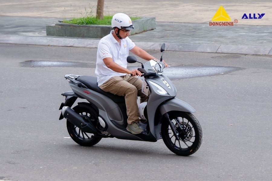 Hướng Dẫn Sử Dụng Xe Máy 50cc Bền Máy Và Tiết Kiệm Xăng