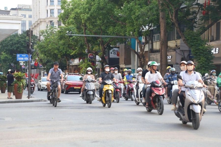 Hà Nội Dự Kiến Chưa Cấm Xe Máy Xăng Tại Vùng Lõi Hoàn Kiếm