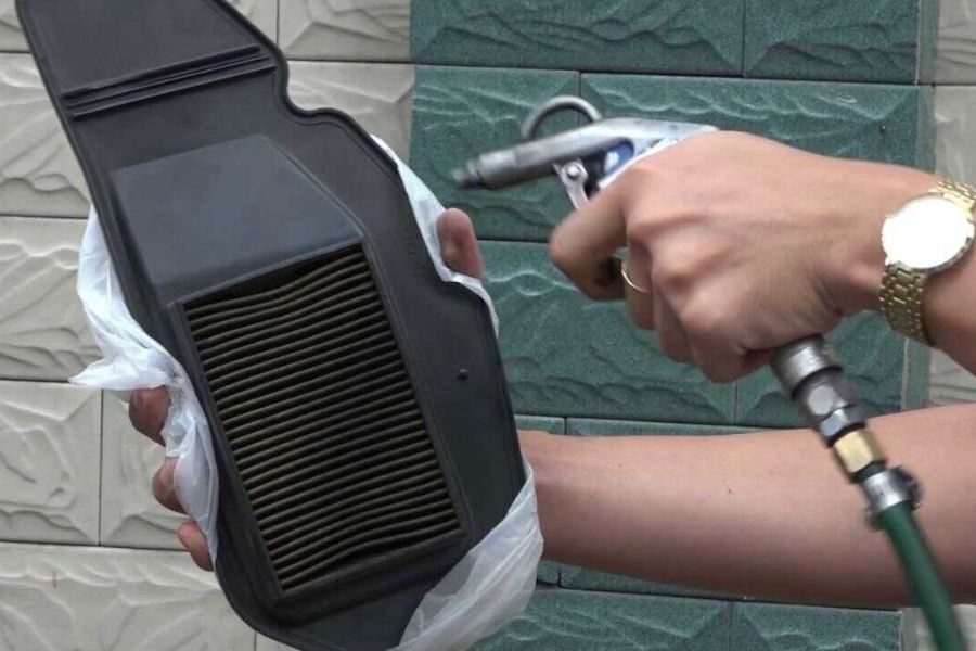 Hướng Dẫn Vệ Sinh Lọc Gió Xe Ga Đơn Giản Nhất