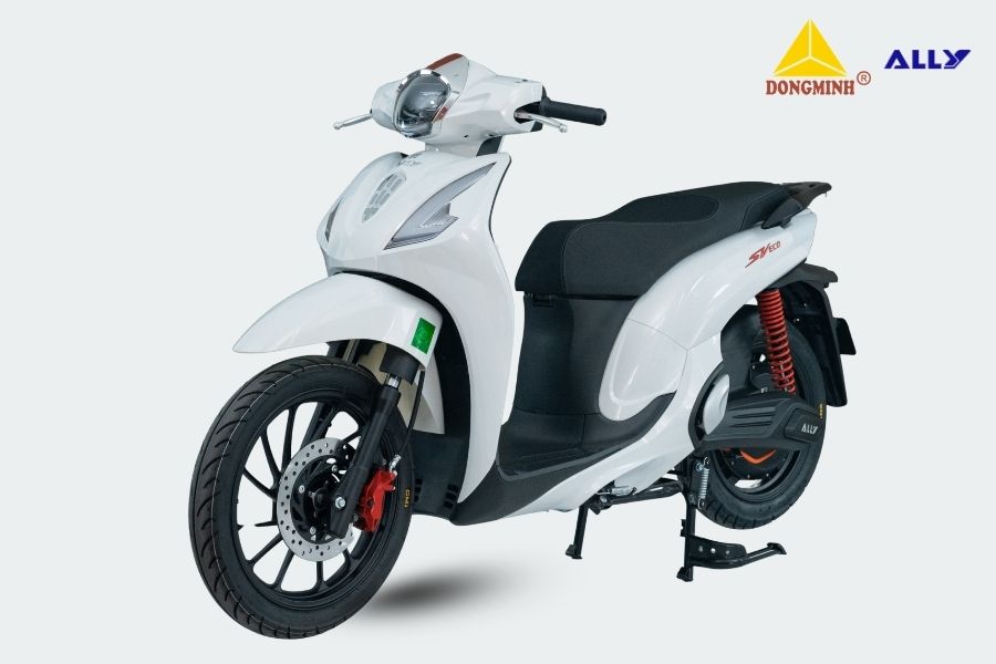 Nên Mua Xe Máy 50cc Hay Xe Điện?